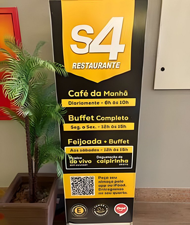 S4 Hotel • 4 hóspedes • Ar + metrô + lazer