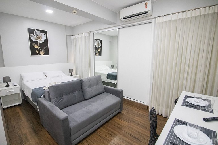 S4 Hotel • 4 hóspedes • Ar + metrô + lazer
